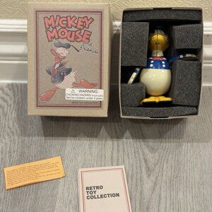 Disney Donald Duck Wind-Up Tin Toy Schylling Retro Collection Donald